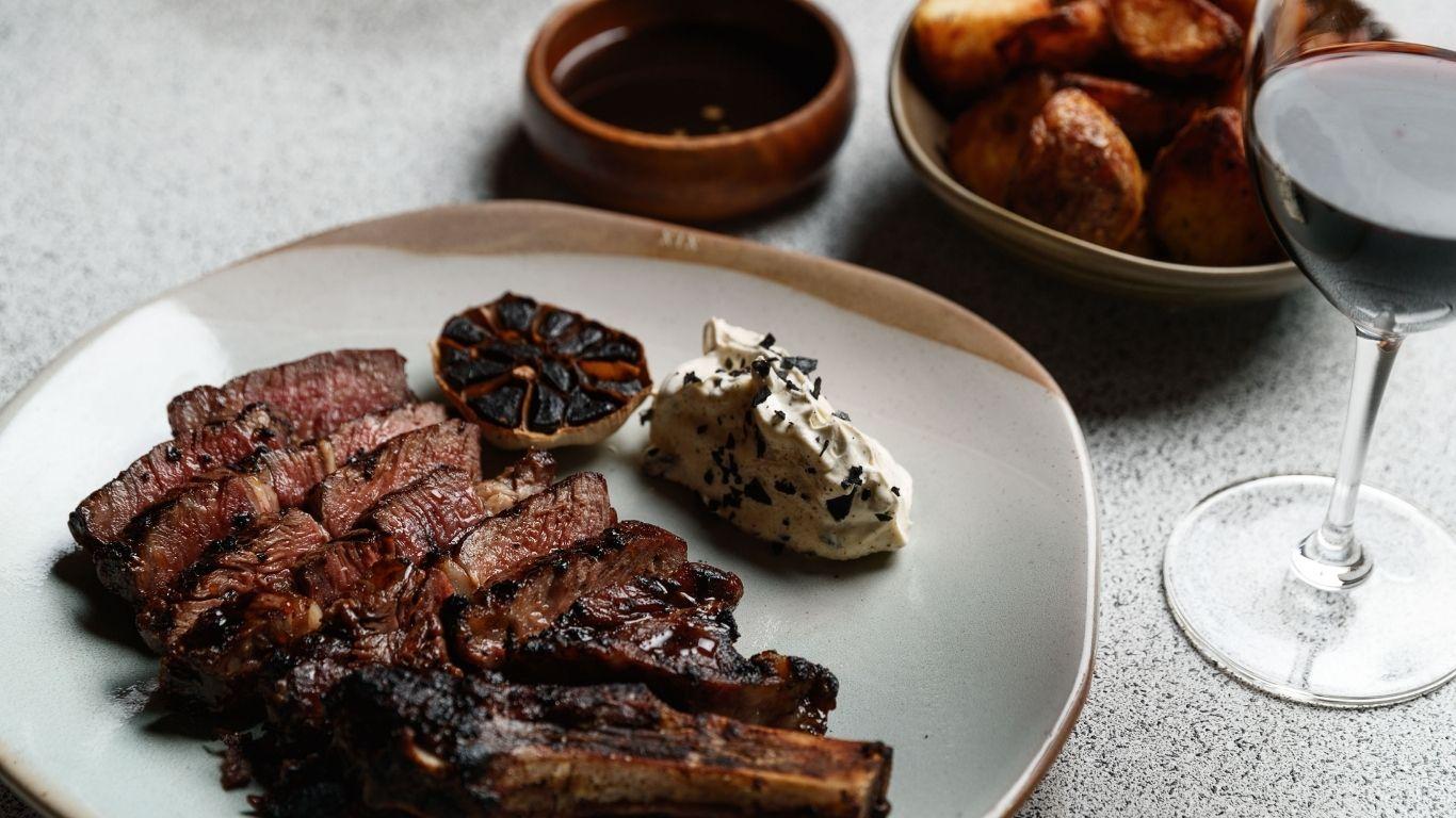 Red wine and steak