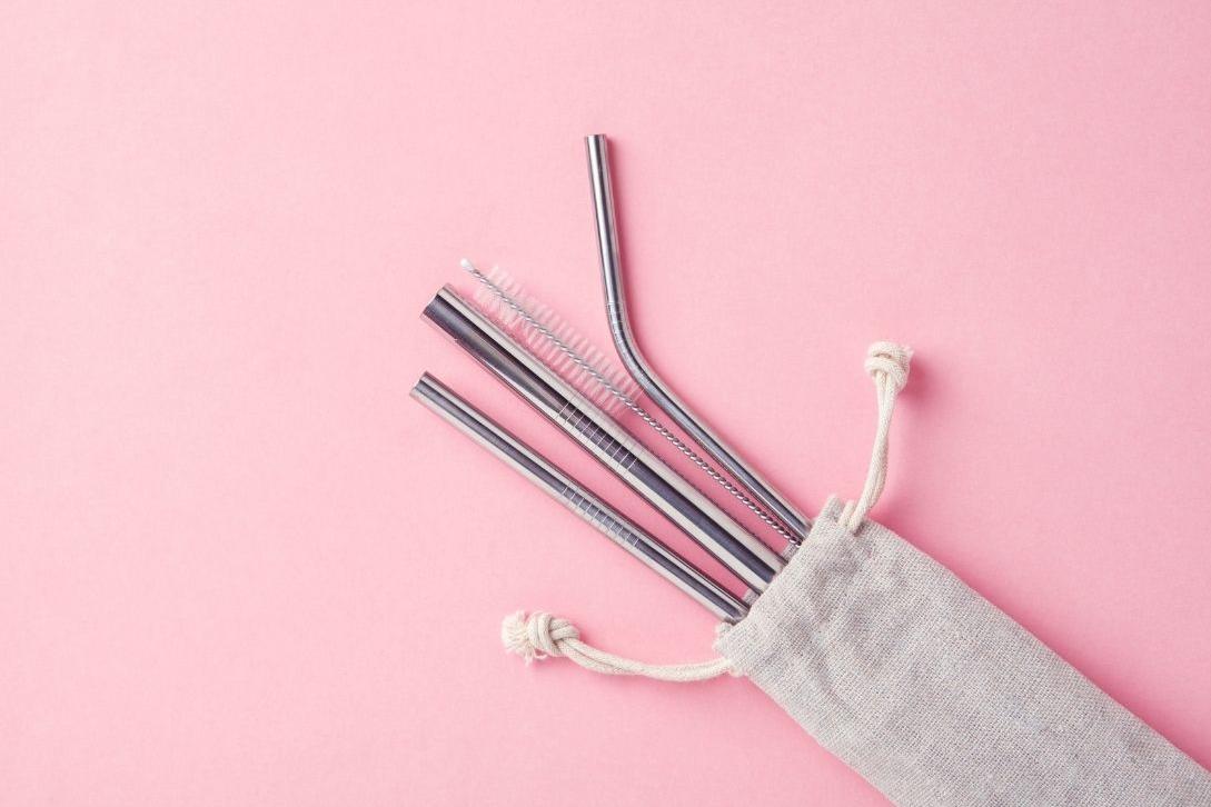 metal straws in a bag
