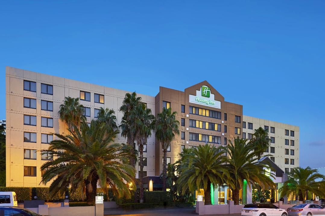 Holiday Inn Facade
