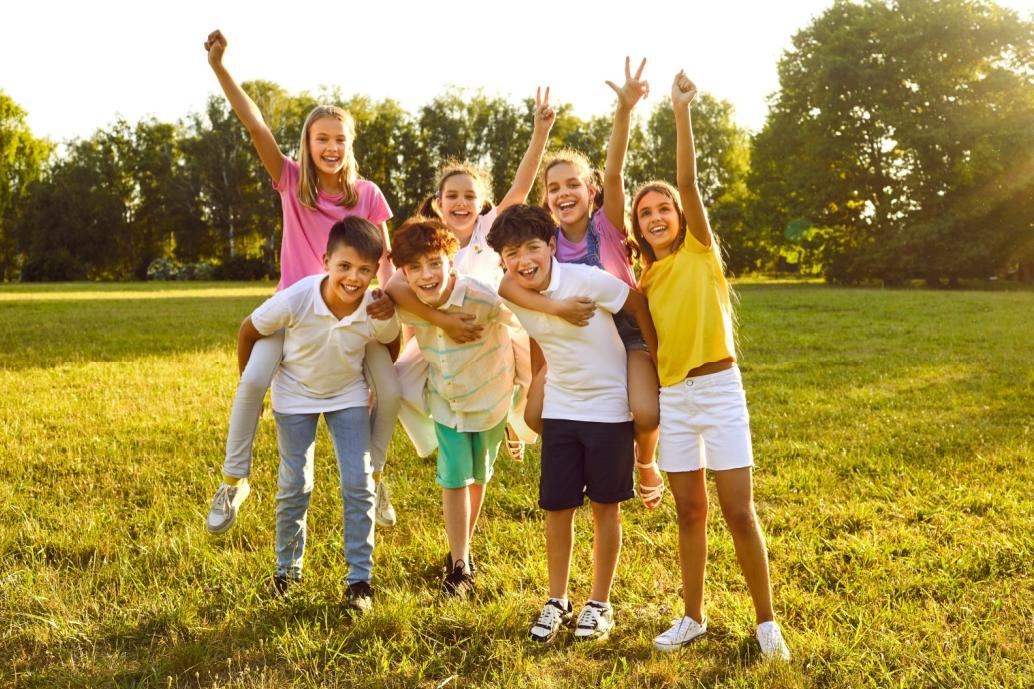 Kids standing together and smiling