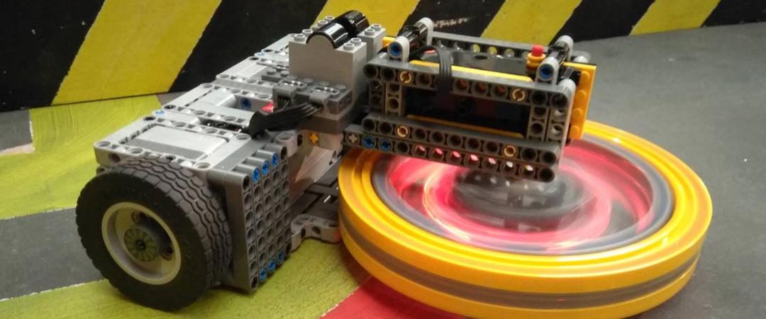Ombat LEGO robot