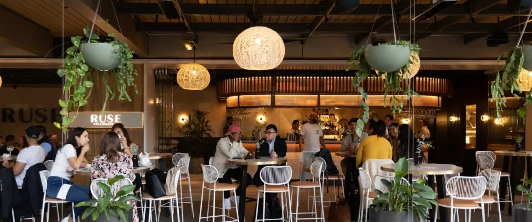 diners at the ruse bar