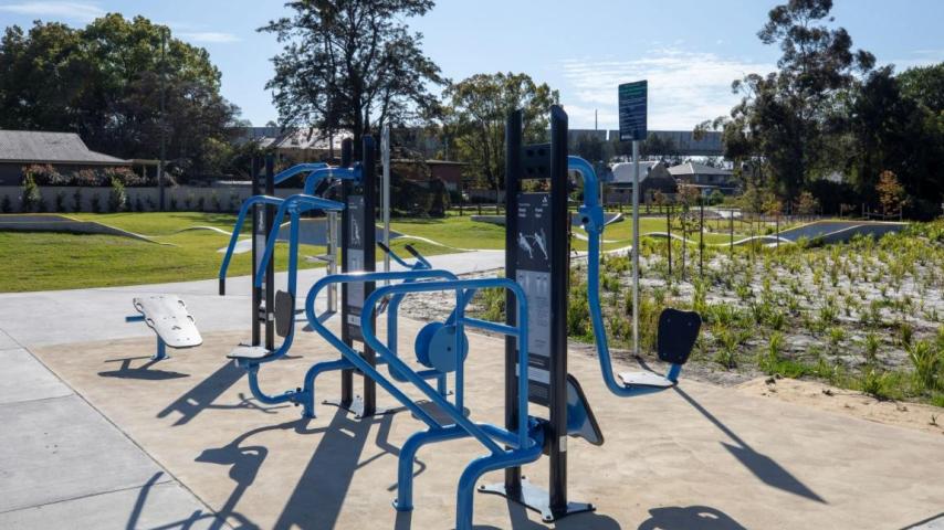 Outdoor exercise equipment